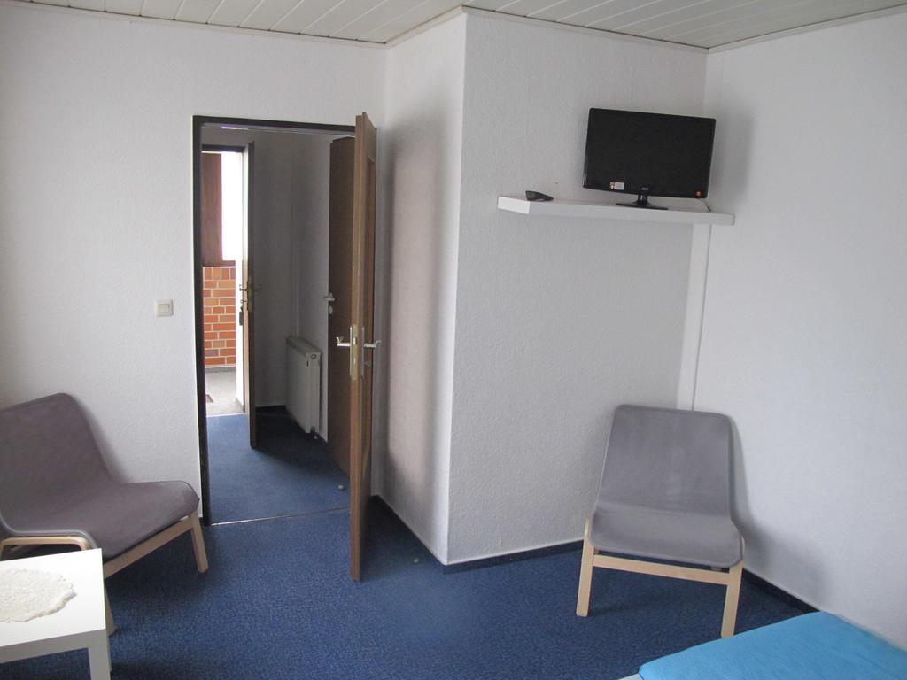 מלון Güstrow Pension Check In מראה חיצוני תמונה