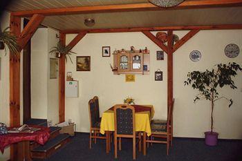 מלון Güstrow Pension Check In מראה חיצוני תמונה