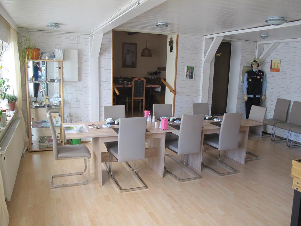 מלון Güstrow Pension Check In מראה חיצוני תמונה