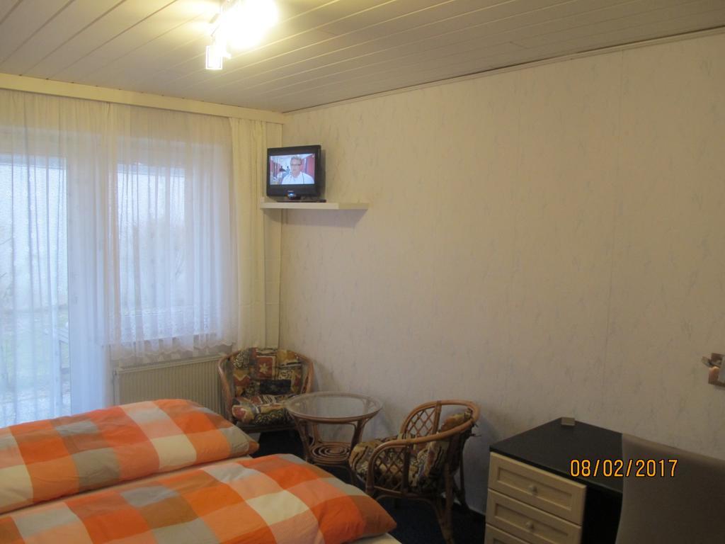 מלון Güstrow Pension Check In מראה חיצוני תמונה